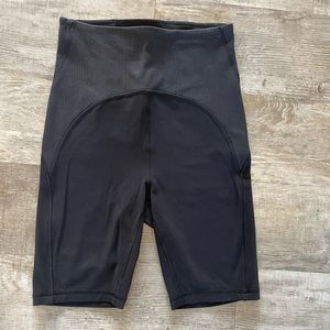 Lululemon Blissful Bend Super High Rose Short 🍋🍋🍋